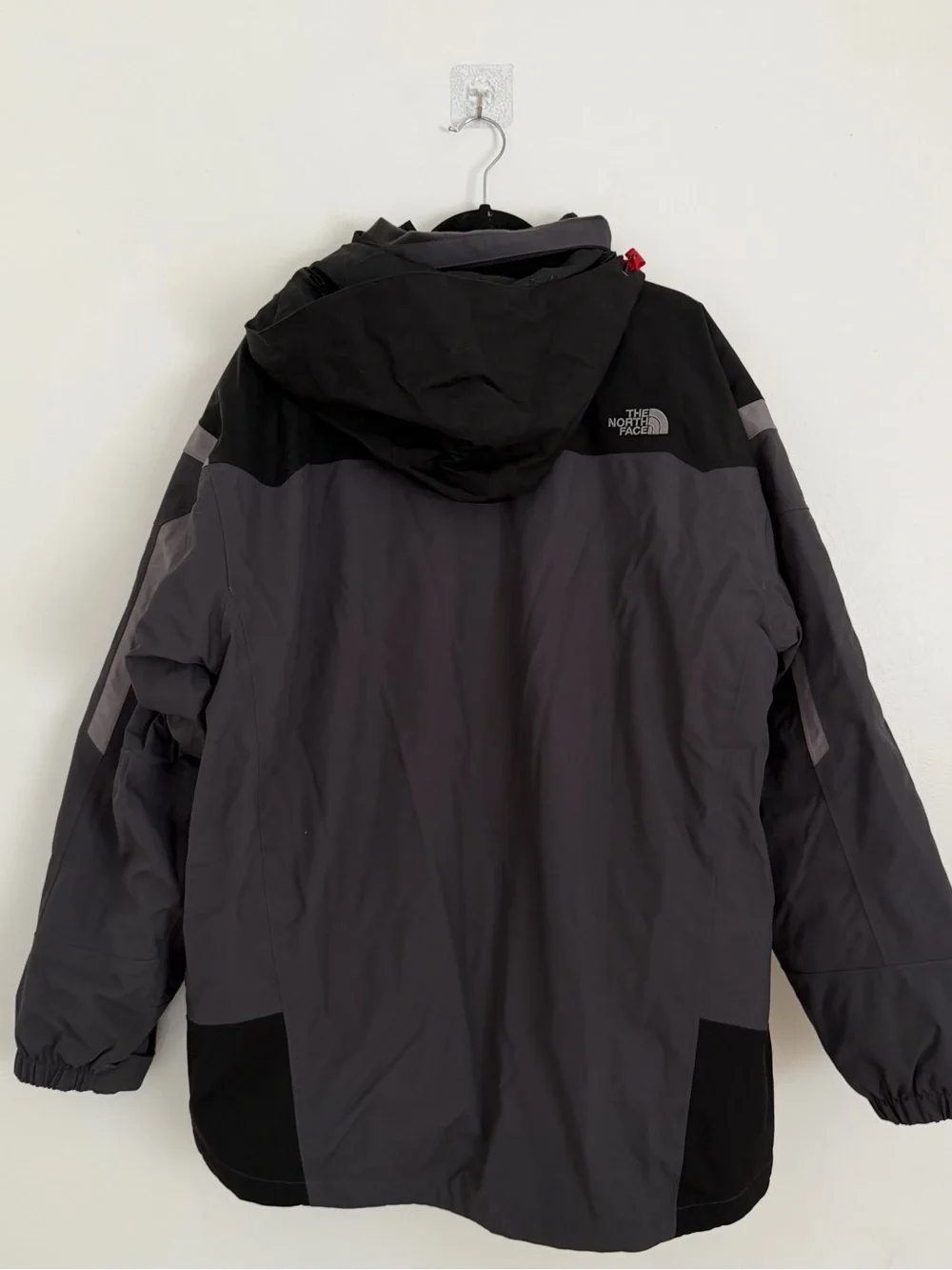 The North Face HyVent Hooded Insulated Ski Jacket Mens XL Black Gray Full Zip